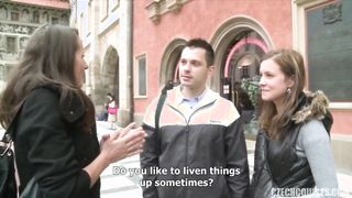 Tini lánynak bejön a méretes kuki