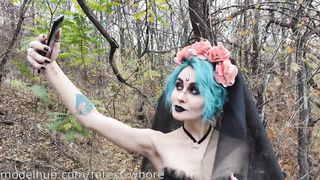 Halloween Cosplayes kiscsaj popóba rakva
