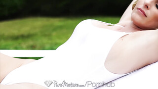 Cory Chase popója bekúrva