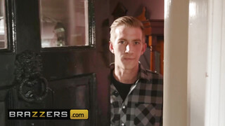 Brazzers - Amber Jayne kipróbálja a méretes kárót