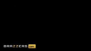 Brazzers - Cherie Deville fiatal hapsival dug