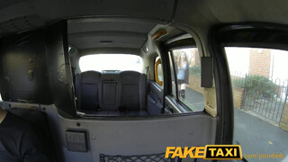 FakeTaxi - leszbikus lányok egymást leszopják