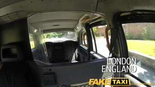 FakeTaxi amerikai félvér kiscsaj dugni akar