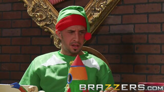 BRAZZERS - Cosplayes csávó dugja a milfeket