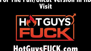 Gyúrós pasi és a latina lány - Hot Guys Fuck