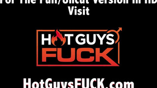 Hot guys fuck - nagydarab faszi legyalázza a pici thai kis csajt