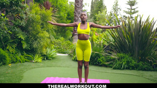 TeamSkeet - fitness csoki bige kefélni akar