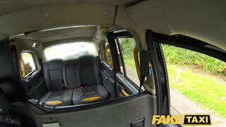 Fake Taxi - Hatalmas tőgyes milf megkúrva a hátsó ülésen