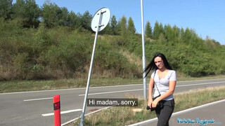 Méretes cickós tini hölgyemény pénzért kúrel - Public Agent