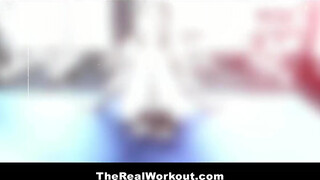 TheRealWorkout - Callie Nicole megkúrva a teremben