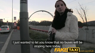 FakeTaxi - Fiatal ápoló nőci dug a taxiban