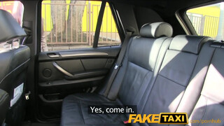 FakeTaxi - félénk kiscsaj belelendül a dologba