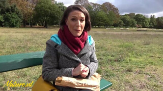 Francia asszony hátsó bejáratba baszva