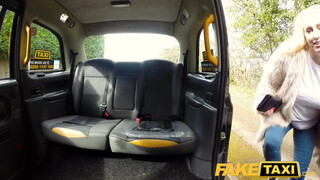Fake Taxi - Méretes cicis világos szőke megkúrelva