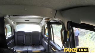 Fake Taxi - idősebb nőci méretes farkat akar