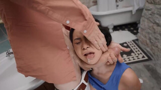Brazzers - Rayveness és Zerella Skies cidázzák egymást
