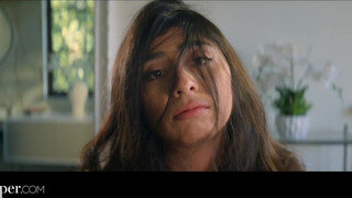 Deeper - Violet Myers a méretes cicis kiscsaj