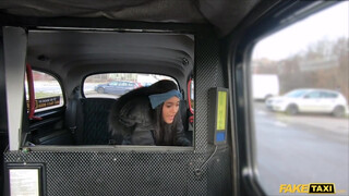 Fake Taxi - Capri Lmonde a fullos barna spiné