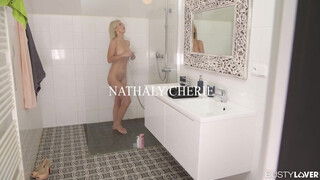 Nathaly Cherie muffja és ánusza is bekúrva