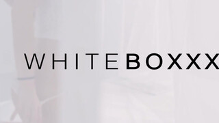 WHITEBOXXX - Romy Indy a tüzes barna kisasszony