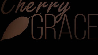 Cherry Grace a méretes fenekű spiné