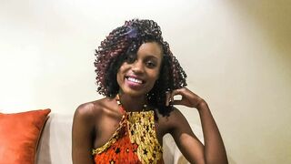 Mosolygós barna csinibaba pov castingon rendesen megdöngetve