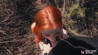 Fullos vörös tini Madi Collins kibelezi a puncáját és alaposan megdugja a hatalmas lőcse