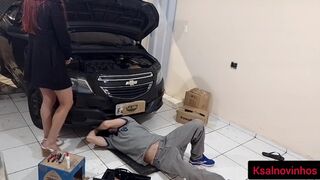 Autótulaj picsa rákívánt a szerelőjére!