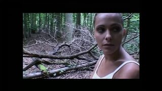Clara Morgane élvezi a durva kettő behatolást a méretes farokkal