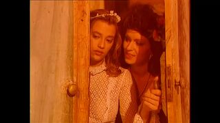 Hatalmas tőgyes csajok könyörtelenül oboázzák és lovagolják a vastag farkakat retro válogatásban